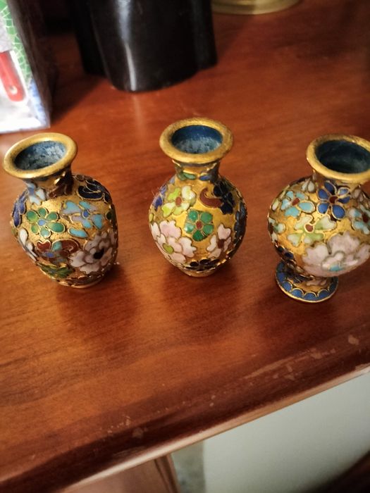 Jarras em miniatura em esmalte closonne chinês