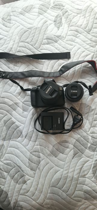 Máquina Fotográfica Canon EOS 1300D