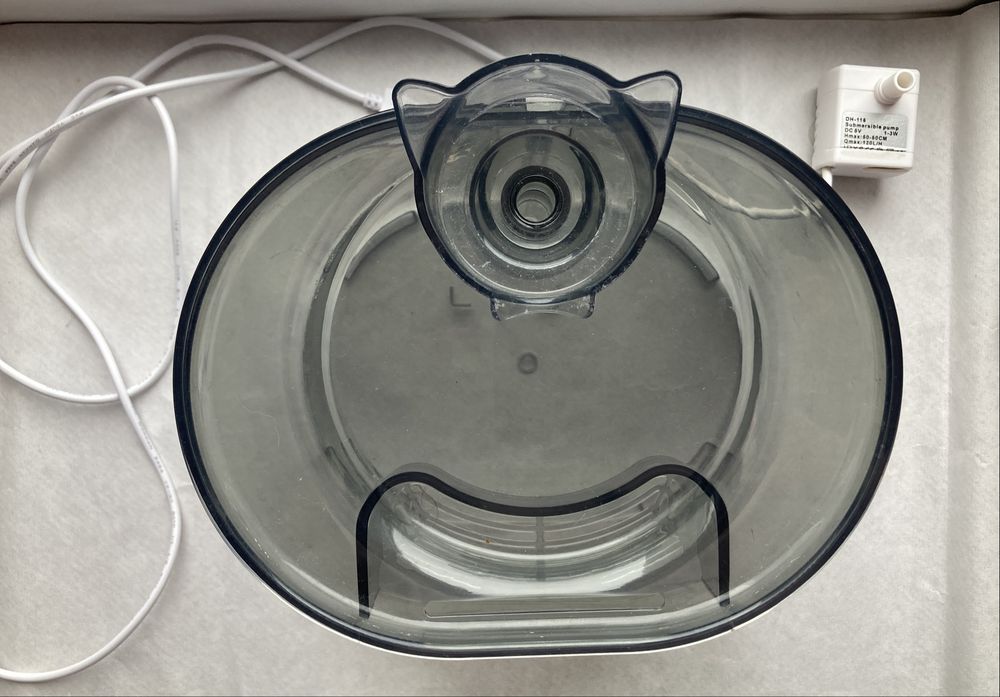 Питний фонтан/ Поїлка для котів і собак 2.2L Прозорий темносірий пласт