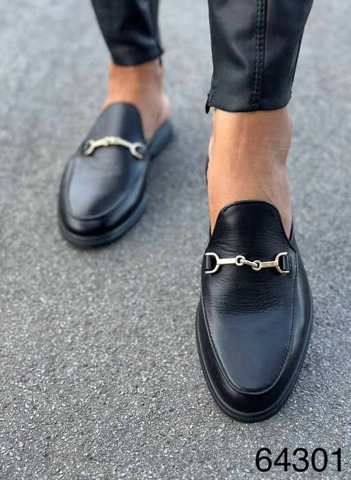 Жіночі шкіряні шльопанці мюлі в кольорах