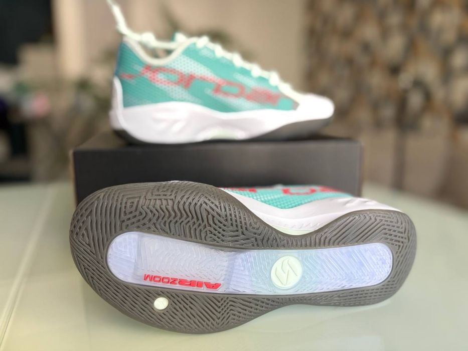Nike Jordan/Кросівки найк