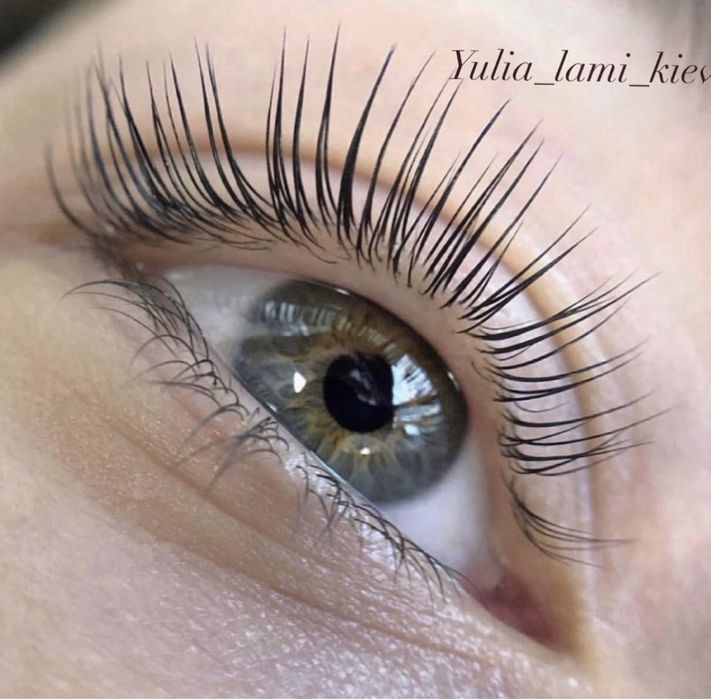 Ламінування вій та брів