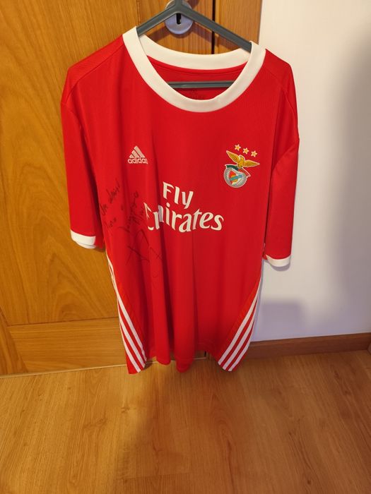 Camisola do SL Benfica assinada pelo Rafa