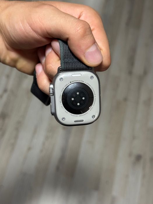 Apple Watch Ultra 2 49mm GPS LTE 100%