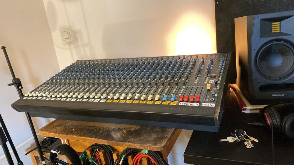 Mesa de mistura Soundcraft k1