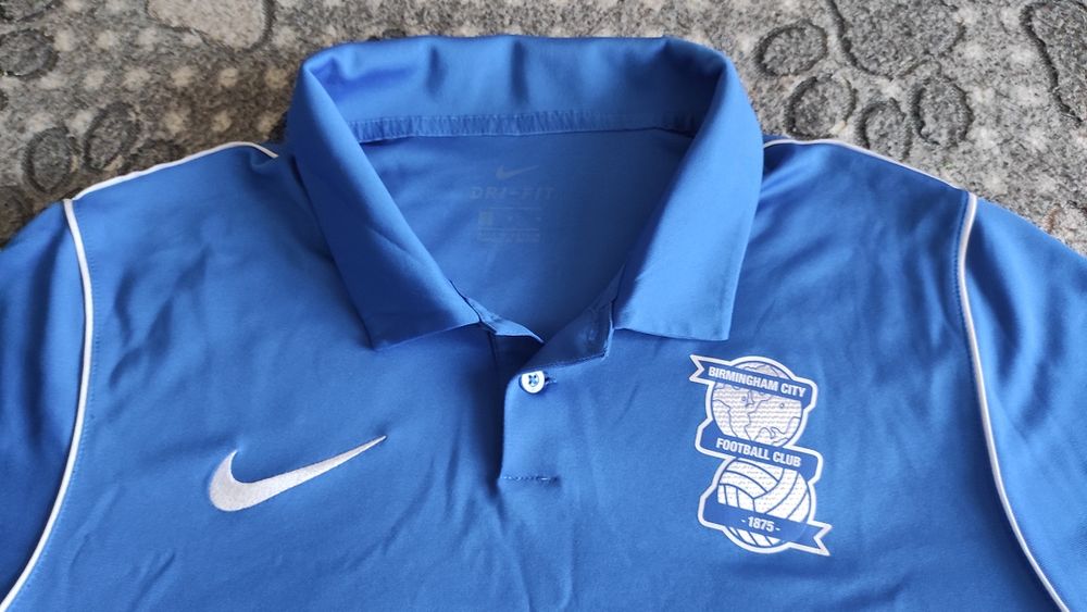 Продам футболку Nike