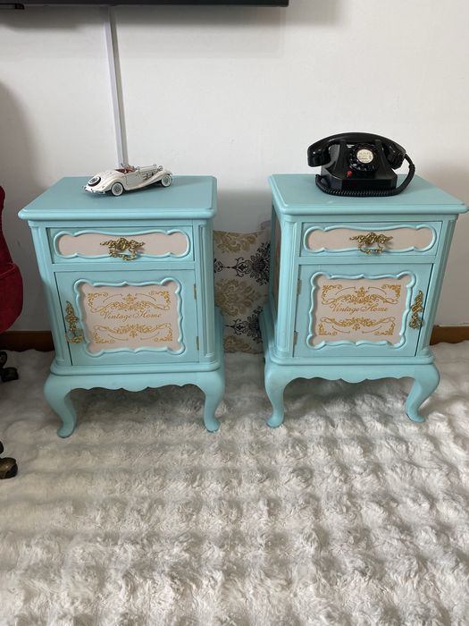 Mesinhas de cabeceira provençal estilo Luis XV