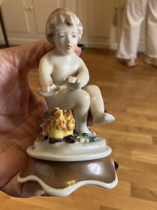 Estatuetas porcelana “4 estaçoes” -Artibus - Antigas