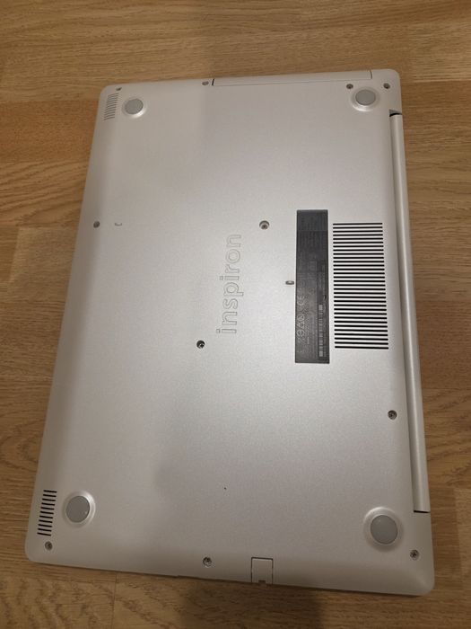 Laptop dell inspirion 15 5570