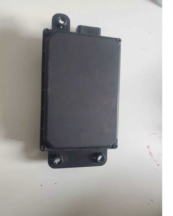 Радар активного круиз-контроля Land Rover  350$