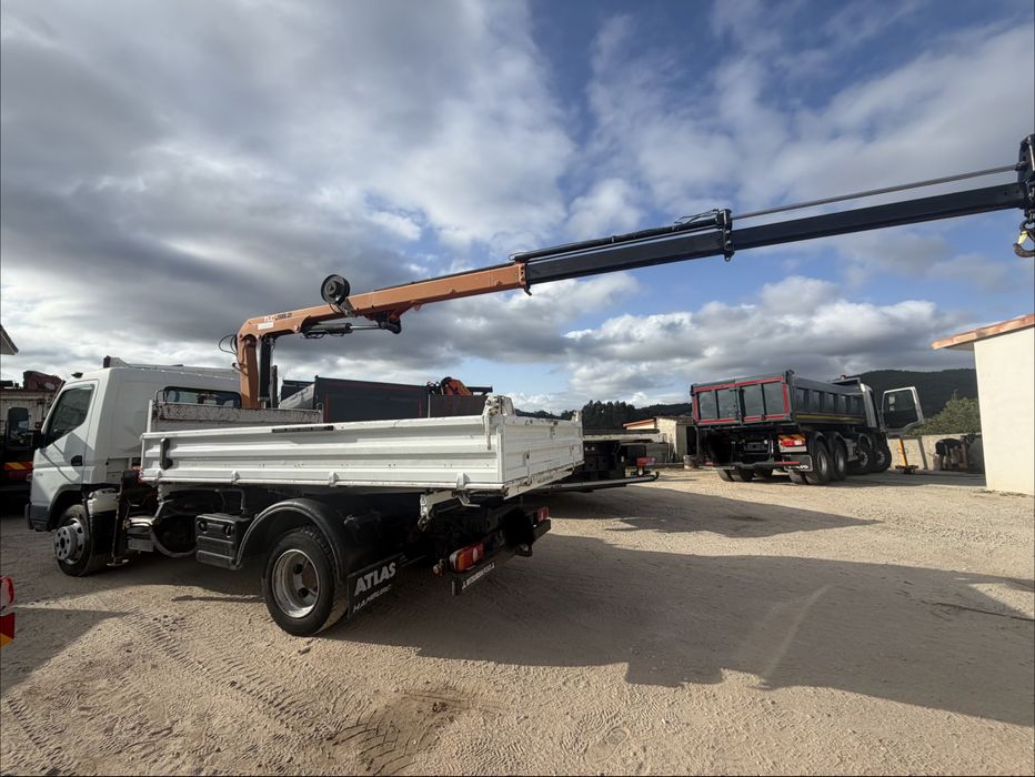 Mitsubishi Fuso com grua e báscula