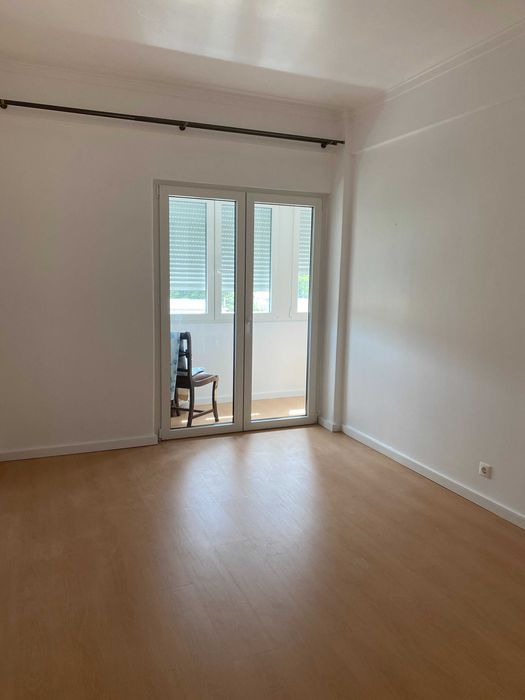 Apartamento T1 remodelado Benfica São Domingos