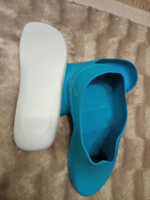 Резиновые тапки, аквашузы