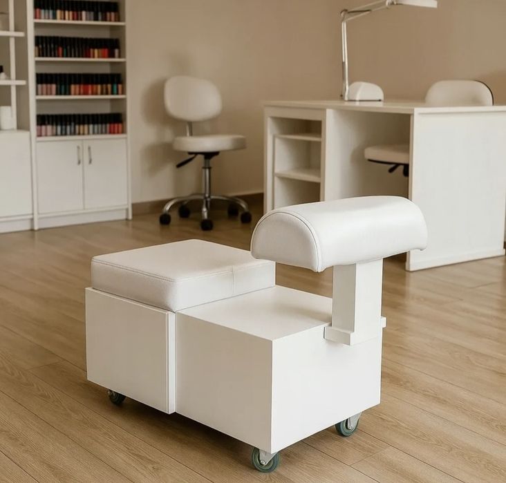 Podnyrzek do robienia pedicure