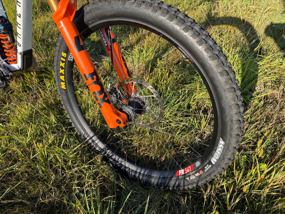 Commencal V5 2026 L