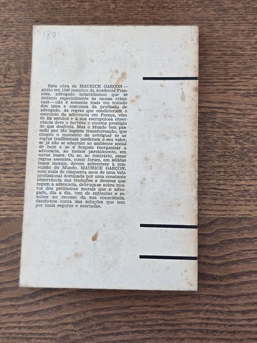 Livros jurídicos / Direito / 1 = 2,5€ / 10 = 20€