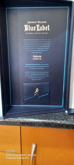 caixa vazia e respectivo recipiente