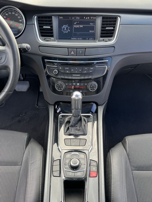 Peugeot 508SW 2011