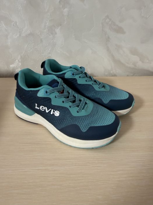 Коосівки levis.
