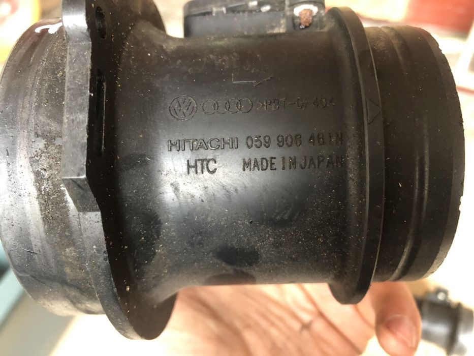 Розходомір повітря Датчик потока воздуха  Audi A4 B8 A5 VW 2.7 3.0 tdi