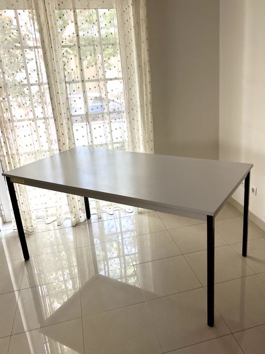 CONJUNTO DE ESCRITÓRIO 9 mesas e 15 cadeiras (bom estado)