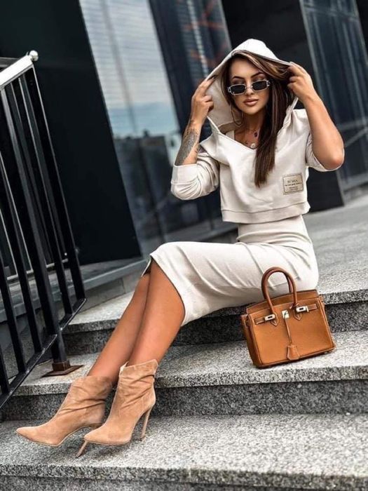 Komplet By Mia bluza i sukienka jasny beż ecru Uni