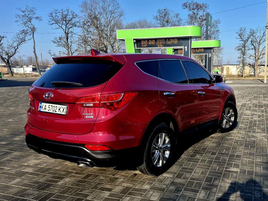 Продам Hyundai Santa FE 2015 года