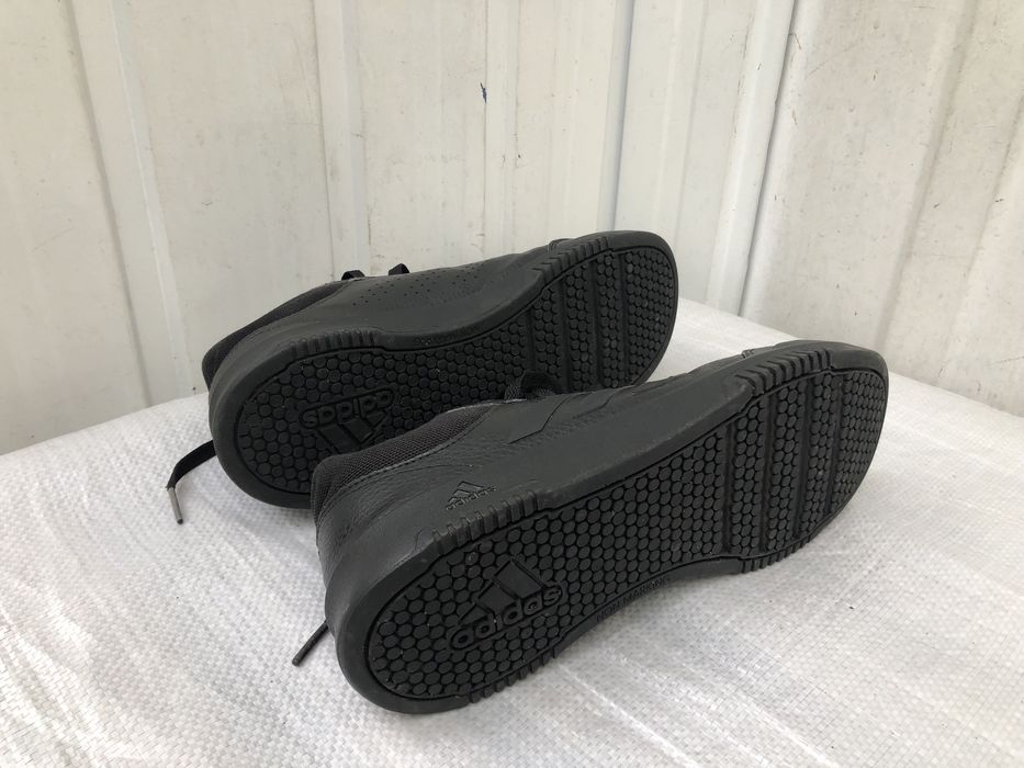 Кросівки чоловічі Adidas 38 розміру