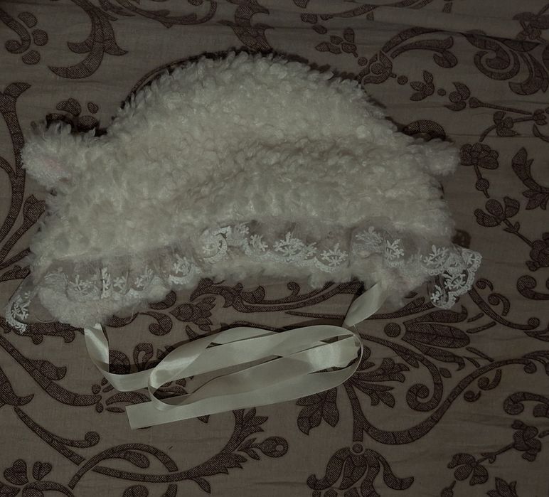 Шапка з вушками пухнаста