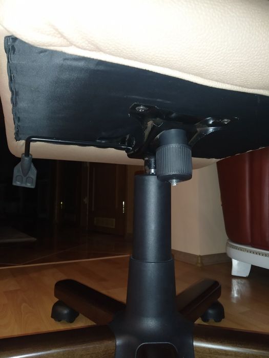 Крісло.             .