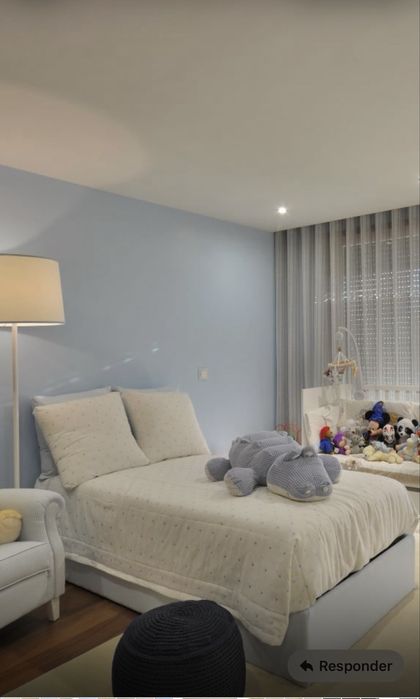 Cama + Estrado (como novo!) – 2,00m x 0,90m