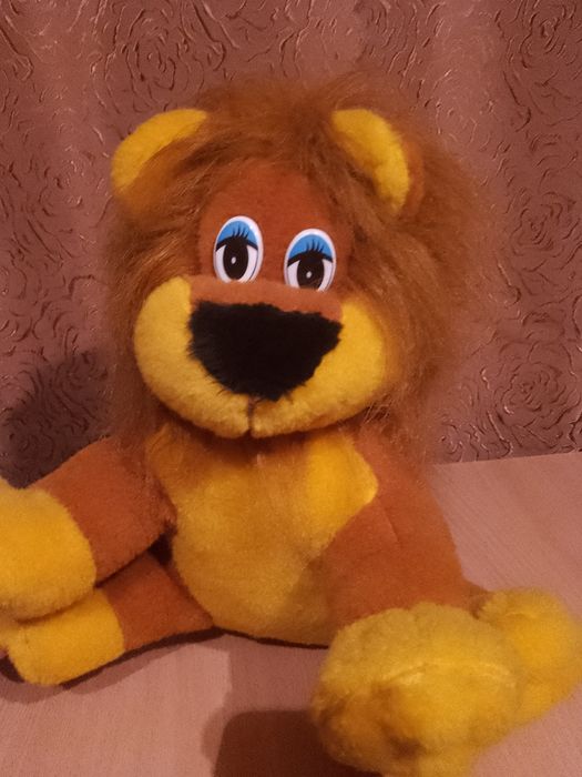 М'яка іграшка: левеня.