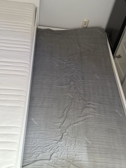 Łóżko białe 1/2 osobowe Z DWOMA MATERACAMI