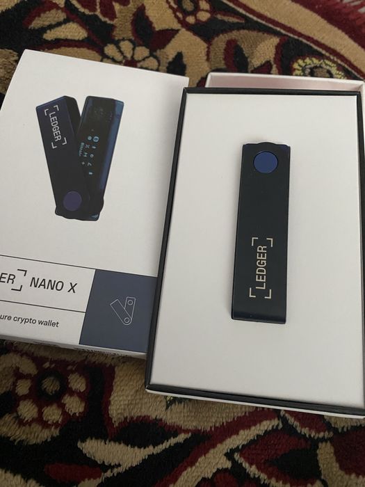 Криптокошелек ,холодный кошелек  Ledger Nano X Sapphire Blue