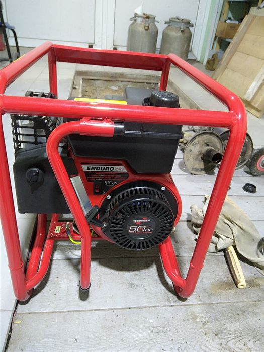 Бензогенератор Generac ET 2100-OHV виробництва США для Європи .