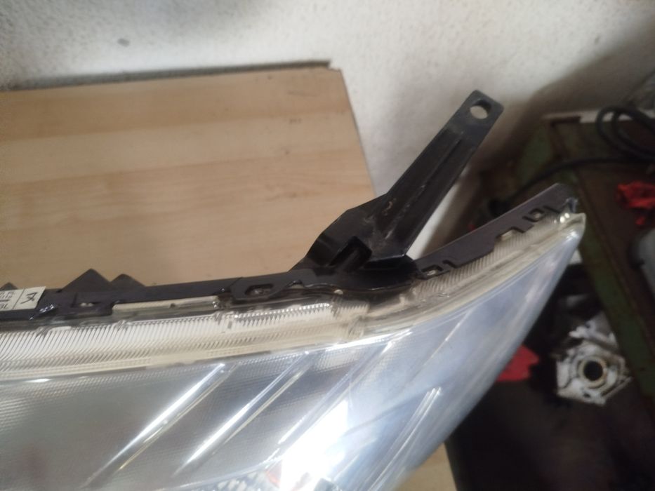 Farol frente Mazda 5