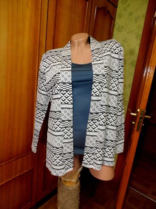 Удобный блейзер - кардиган - жакет H&M черно - белый 61% коттон L разм