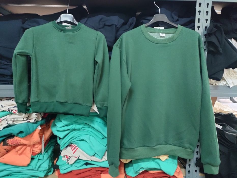 Sweat criança 4 Euros.                       Só para REVENDA