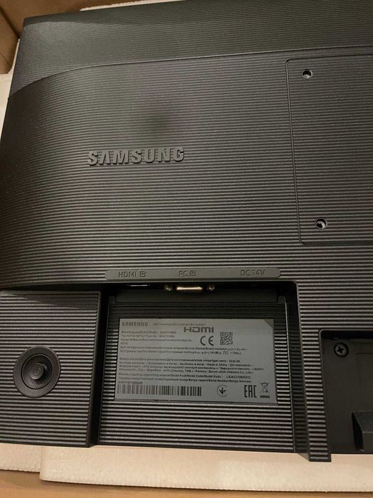 монитор Samsung Essential S3 S24C310EA