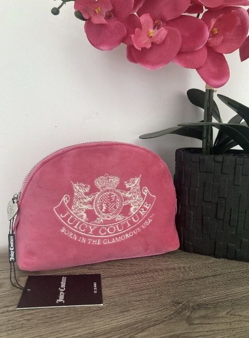 Nowa kosmetyczka Juicy Couture