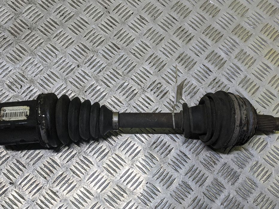 Піввісь передня права БМВ Х5 Е53 привідний вал шрус BMW X5 E53 шрот бу