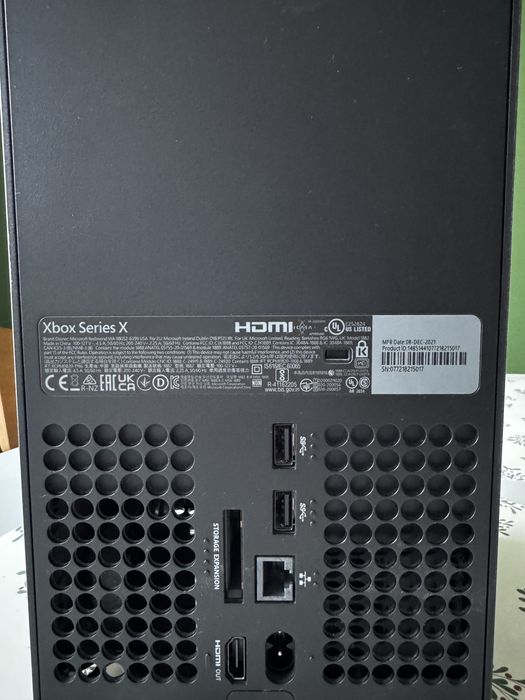 Ігрова приставка Microsoft Xbox Series X 1TB консоль