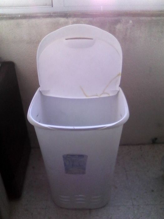 Cesto plástico roupa