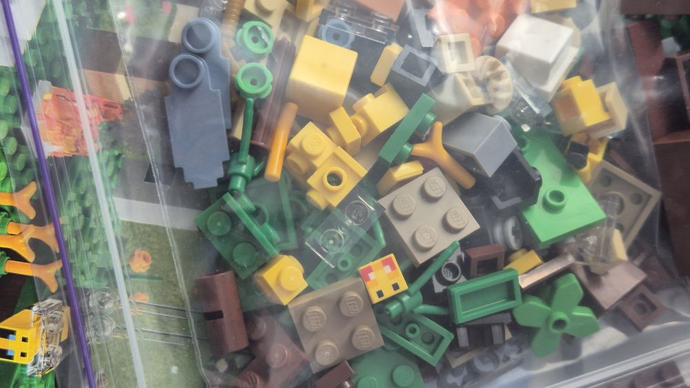 Конструктор LEGO Minecraft "Пасіка" (артикул 21165)