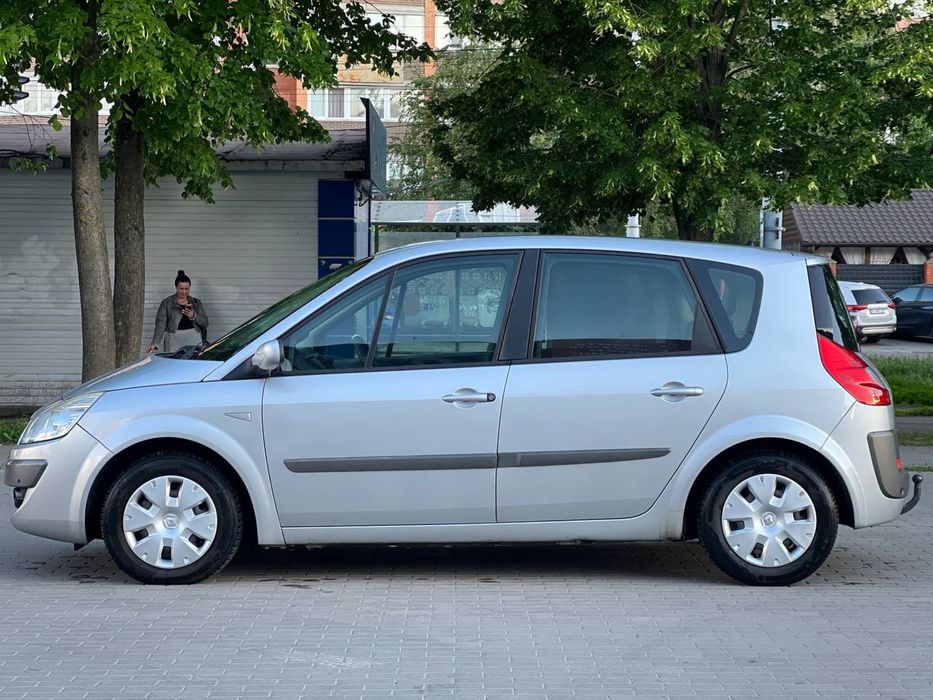 продам надійний сімейний автомобіль