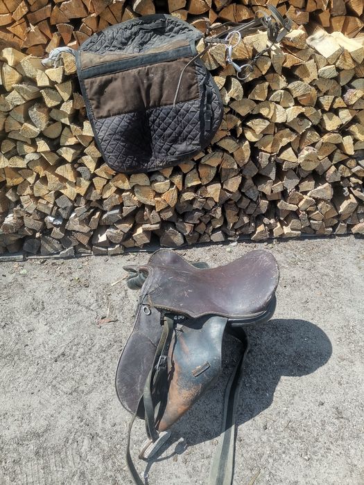 Продам сідло на коня