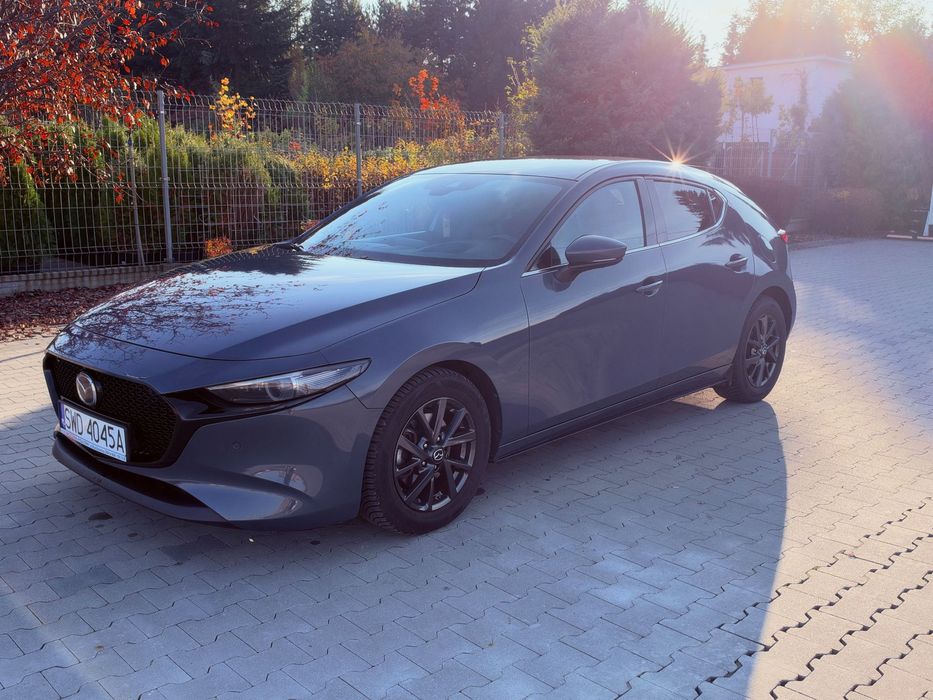 Mazda 3 Mazda 3 2.0 122 HP wersja wyposażenia HIKARI