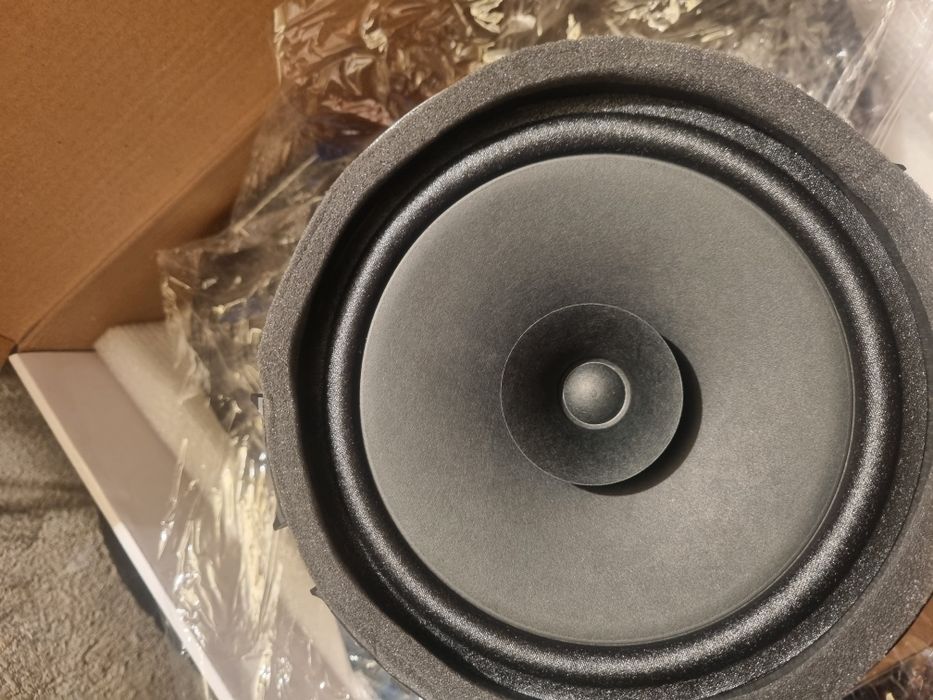 Nowe głośniki Mitsubishi Outlander 3 komplet 4 drzwi