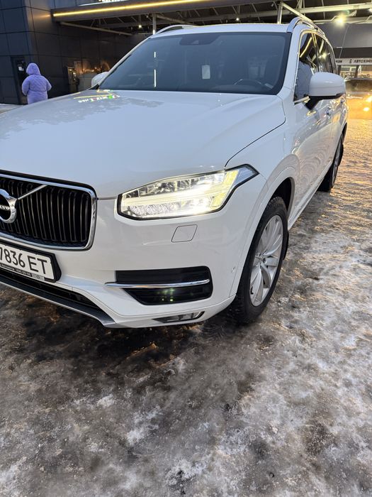 Volvo XC90 в дуже гарному стані !Один власник !Площадкам не турбувати!