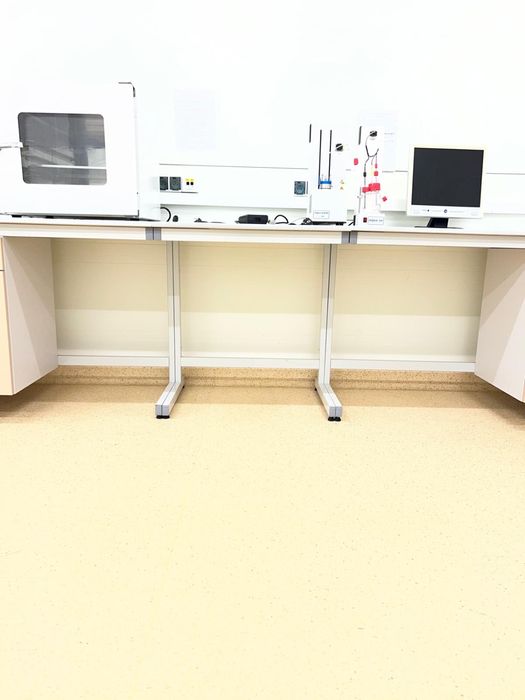 Meble laboratoryjne biurowe likwidacja
